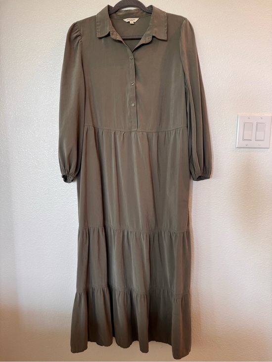 Max Studio Dresses & Skirts - Max Studio Olive Green Tiered Midi Dress